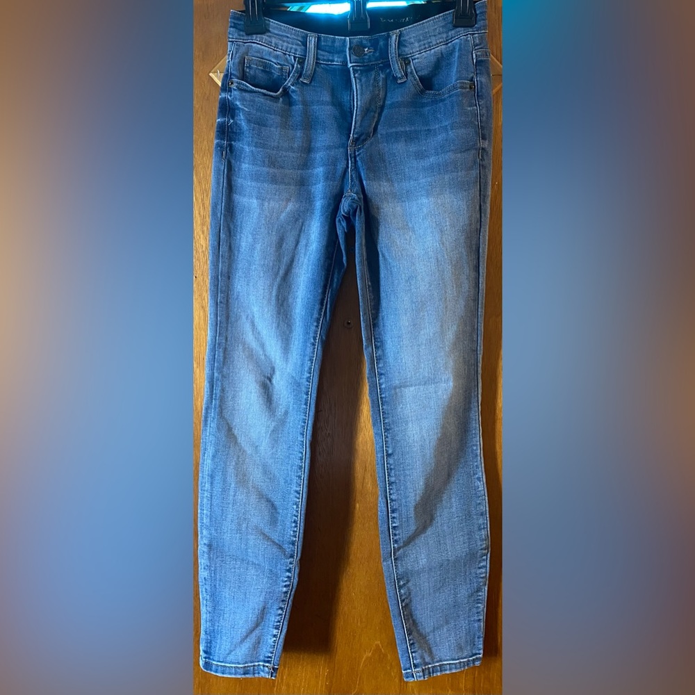 Size 2 Blue New York & Company Super Skinny Ankle Jeans.